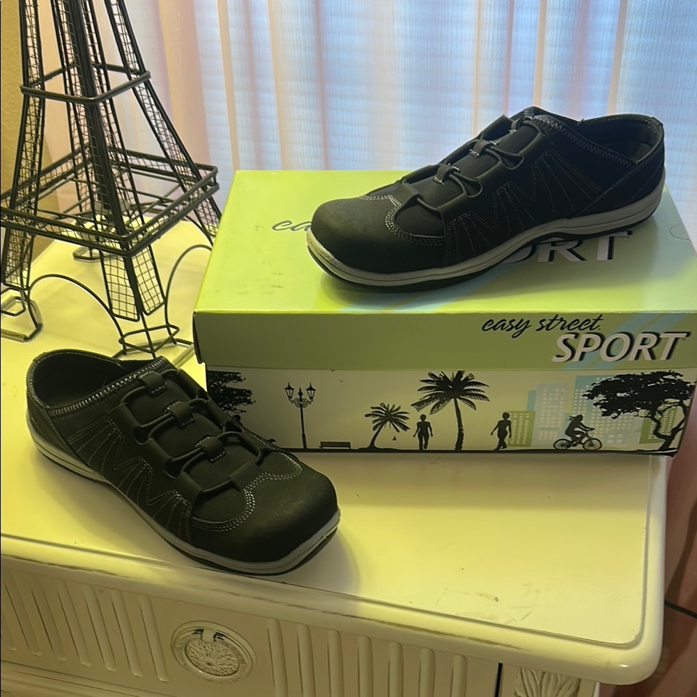 Easy Street Sport ROAM Black Sneakers